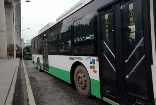 江夏往返光谷的903路公交原配车54台,现已增加至60台! 江夏往返光谷的903路公交原配车54台,现已增加至60台!
