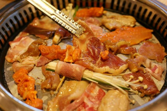 朋友圈自助烤肉火锅最低29.9元请你吃大餐啦