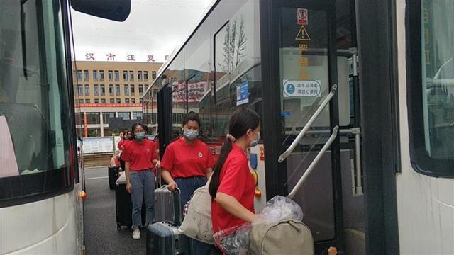 借宿考点一天四测体温，江夏这93名学生赶考路很特别