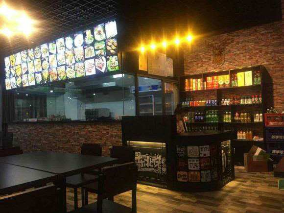 大花岭大学城餐饮店亏本三万急转