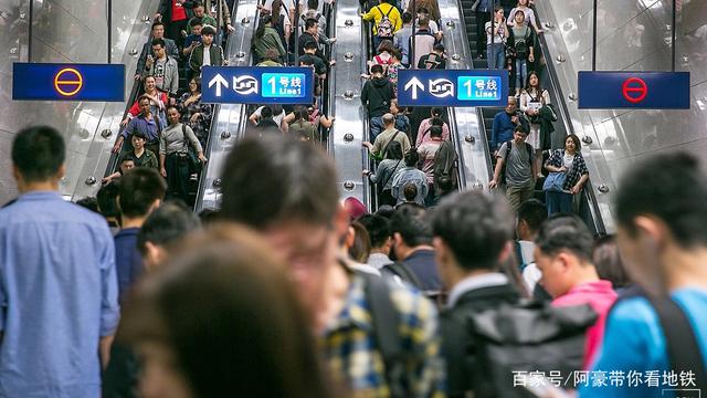 最新消息:武汉地铁8号线2期年底开通,街道口打围即将拆除! 最新消息:武汉地铁8号线2期年底开通,街道口打围即将拆除!