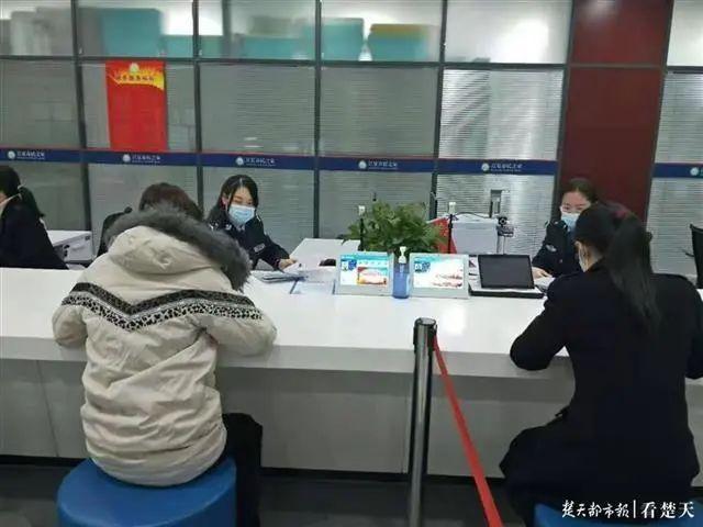 江夏窗口人员乐当“店小二”,市民在武汉城市留言版留言点赞 江夏窗口人员乐当“店小二”,市民在武汉城市留言版留言点赞