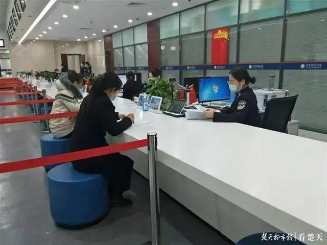 江夏窗口人员乐当“店小二”,市民在武汉城市留言版留言点赞 江夏窗口人员乐当“店小二”,市民在武汉城市留言版留言点赞