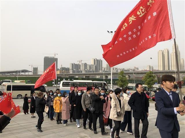 封舱不封情,江夏方舱再聚首——五省市中医国家队重返江夏方舱医院 封舱不封情,江夏方舱再聚首——五省市中医国家队重返江夏方舱医院