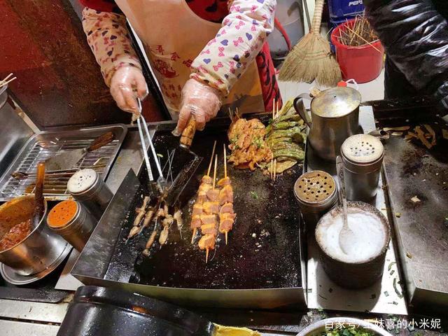 在江夏开启你深夜食堂的是哪一家店? 在江夏开启你深夜食堂的是哪一家店?
