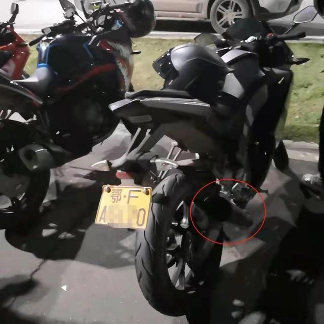 江夏查获11辆噪音扰民改装车