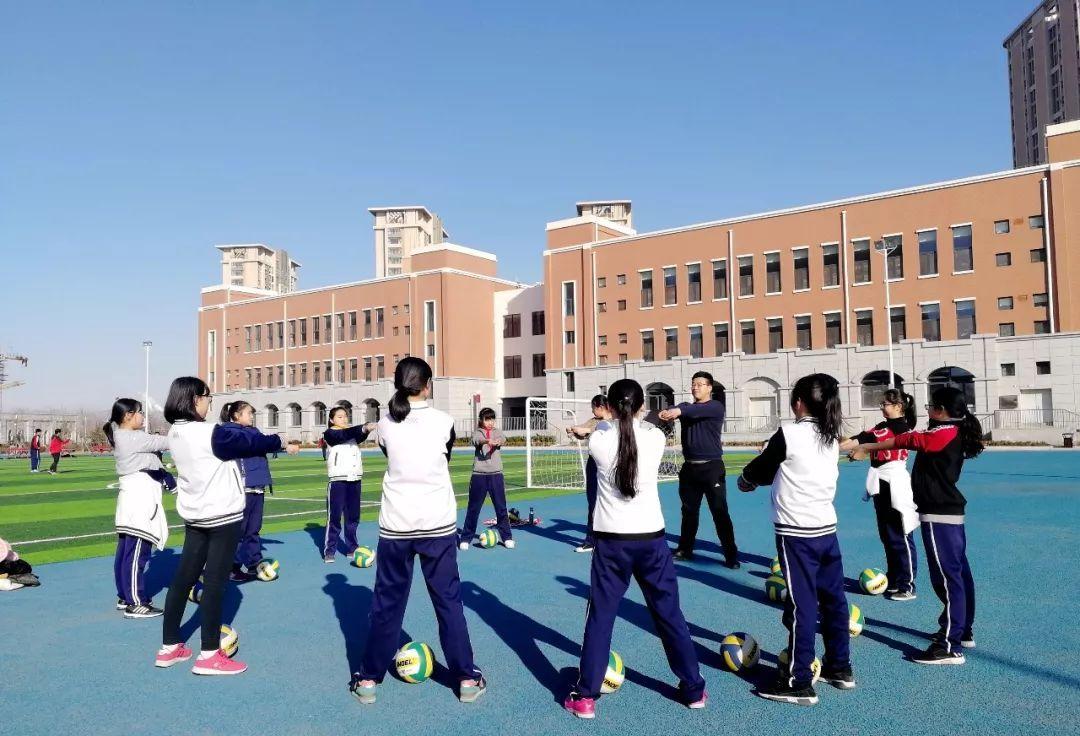 小学生近视率超50%,委员建议“每天保证一节体育课” 小学生近视率超50%,委员建议“每天保证一节体育课”