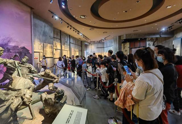 英雄城市武汉 红色旅游热度高涨 英雄城市武汉 红色旅游热度高涨
