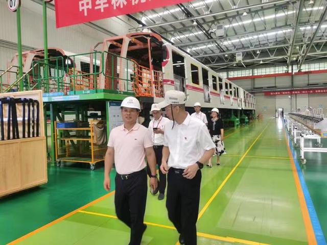 当好“店小二” 做好“娘家人”——江夏区科经局用心用情服务企业发展 当好“店小二” 做好“娘家人”——江夏区科经局用心用情服务企业发展