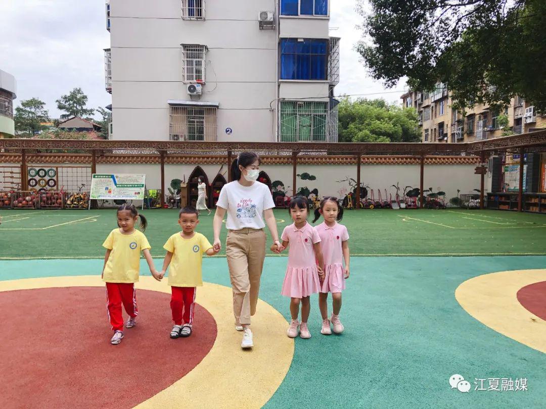 开学后,江夏这所幼儿园迎来8对双胞胎 开学后,江夏这所幼儿园迎来8对双胞胎