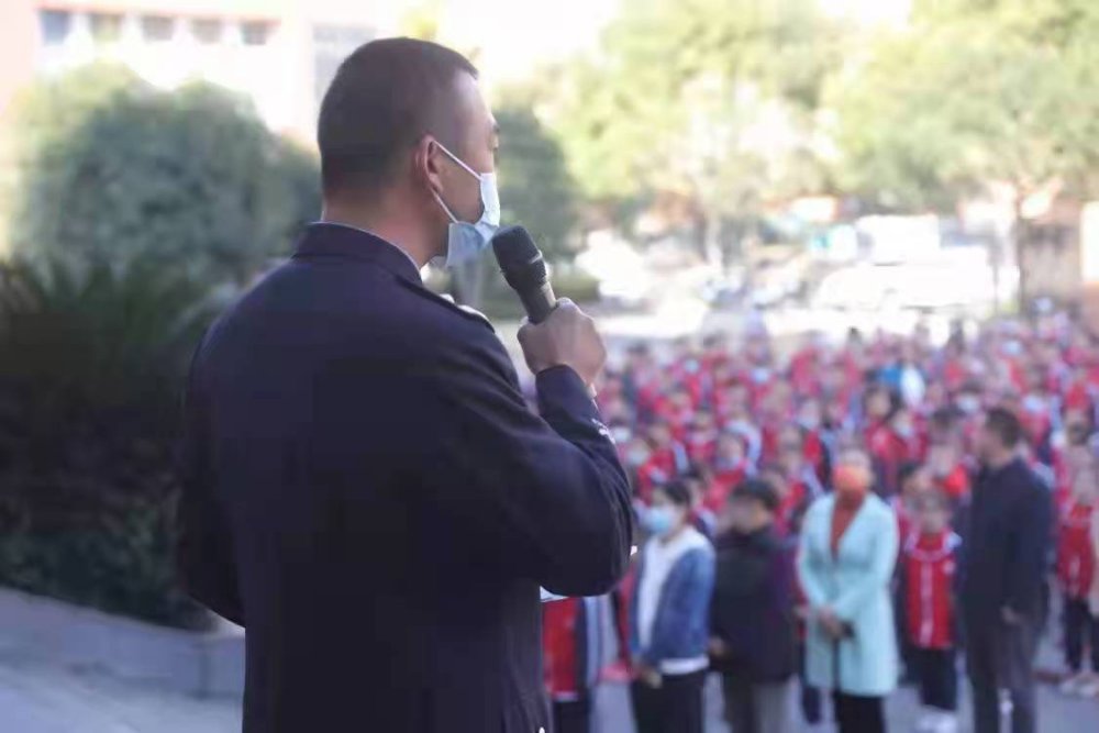 守护平安上学路!武汉江夏交警进校园开展电动车交通安全知识宣讲 守护平安上学路!武汉江夏交警进校园开展电动车交通安全知识宣讲