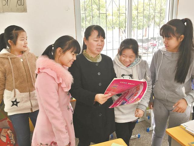 武汉市江夏区“奶奶教师”扎根乡村34年 武汉市江夏区“奶奶教师”扎根乡村34年