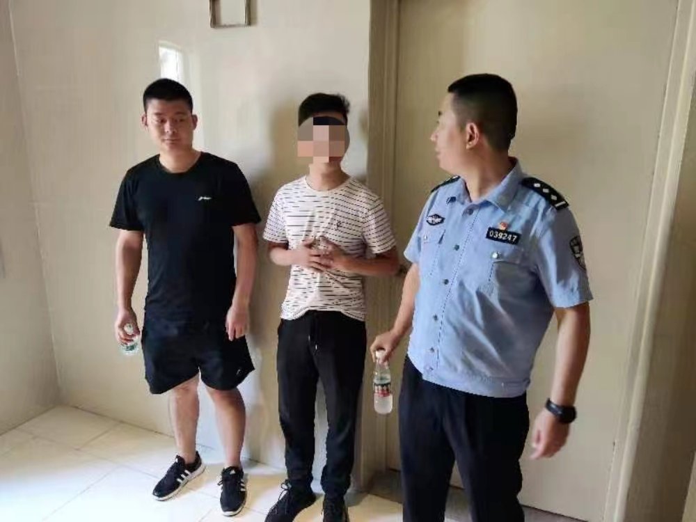 交友网站的“美女”原来是骗人的抠脚汉?江夏警方一举抓获10人 交友网站的“美女”原来是骗人的抠脚汉?江夏警方一举抓获10人