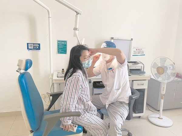 女业主投诉物业遭男员工掌掴 打人者被警方行政拘留三日 物业公司已将其辞退