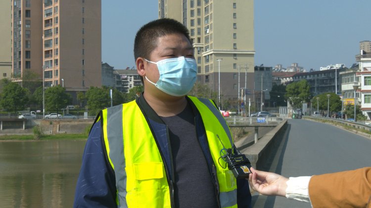 纵身一跃！江夏这条汉子救下落水男孩，不留姓名而去