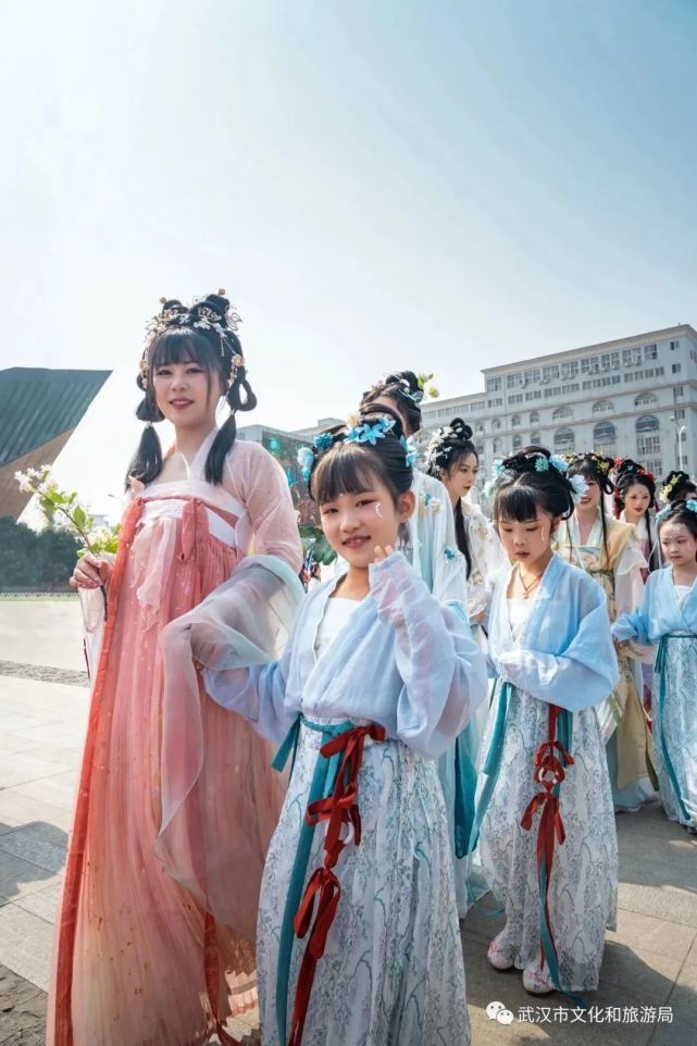 武汉园博园花朝节上新!1000+汉服小姐姐都来这里打卡 武汉园博园花朝节上新!1000+汉服小姐姐都来这里打卡