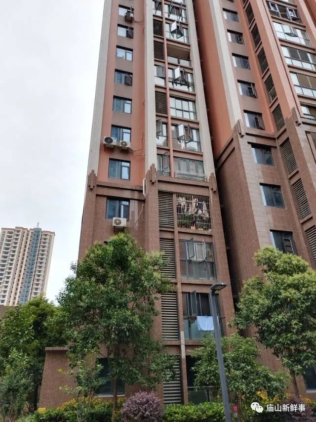 江夏一小区外墙瓷砖脱落?回复来了! 江夏一小区外墙瓷砖脱落?回复来了!