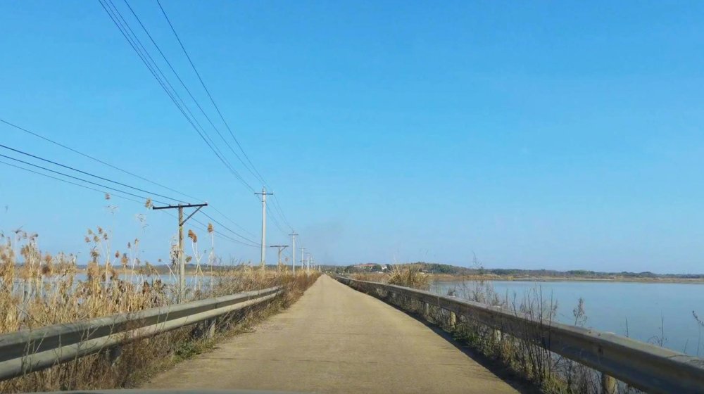 穿越武汉江夏郊区百里湖泊,骑行绿道边这条水上公路,风景秀美 穿越武汉江夏郊区百里湖泊,骑行绿道边这条水上公路,风景秀美