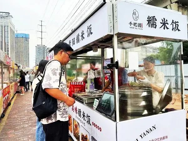 江夏这些流动摊贩,终于“安家”了! 江夏这些流动摊贩,终于“安家”了!