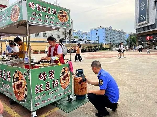 江夏这些流动摊贩,终于“安家”了! 江夏这些流动摊贩,终于“安家”了!
