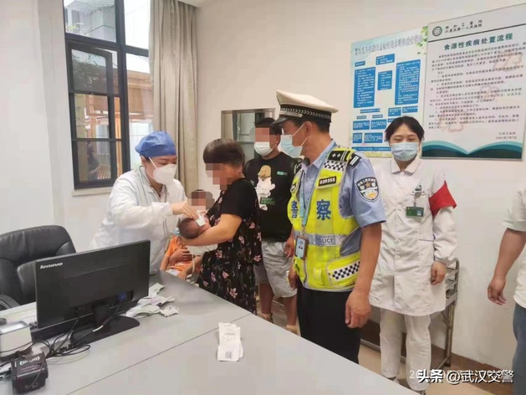争分夺秒!新生儿突发高烧,江夏交警紧急送医 争分夺秒!新生儿突发高烧,江夏交警紧急送医