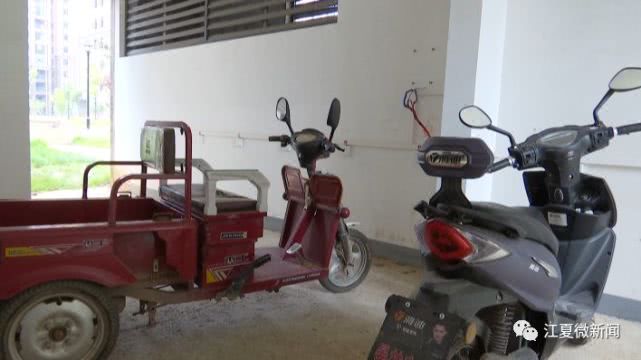架空层里多了这个装置 江夏一小区业主吵翻了
