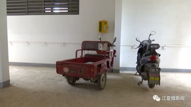 架空层里多了这个装置 江夏一小区业主吵翻了