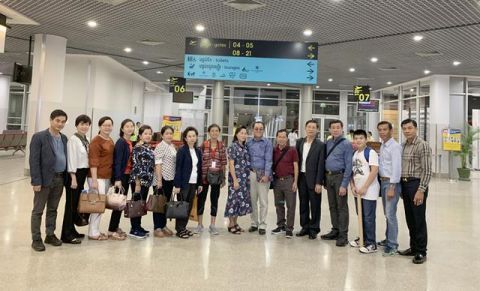 柬埔寨江夏黄氏宗亲总会代表团赴韩国参加世黄恳亲大会