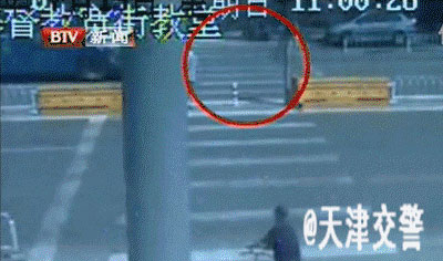 江夏大道车辆不礼让行人？网友建议增设“监控”，你怎么看？