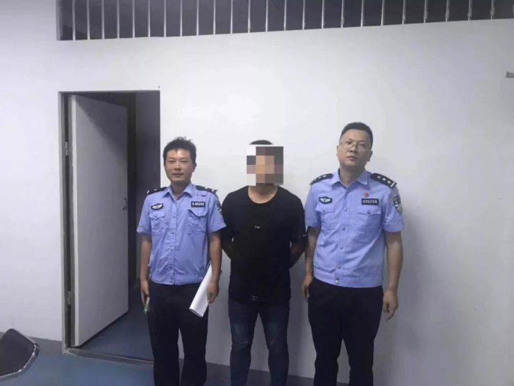 一施工单位文化大道违规施工致道路拥堵，负责人被拘留5日！