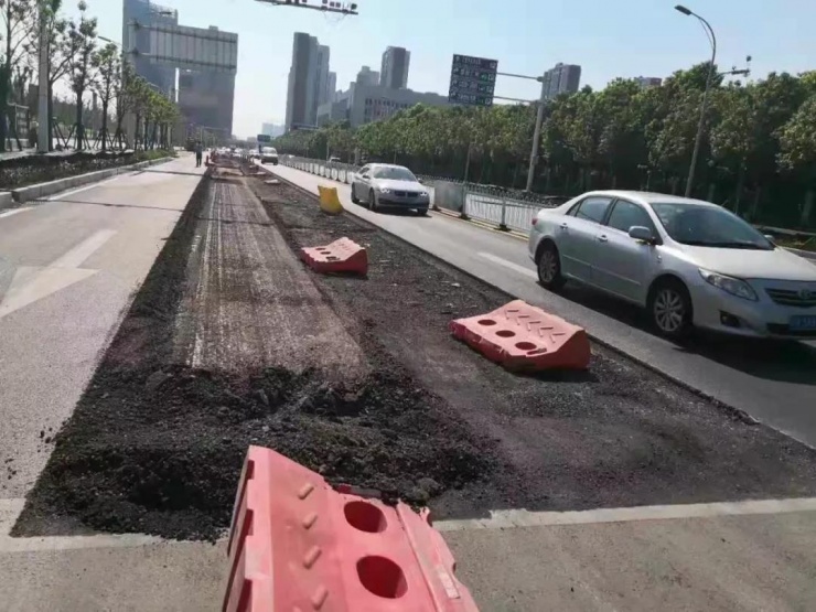 一施工单位文化大道违规施工致道路拥堵，负责人被拘留5日！