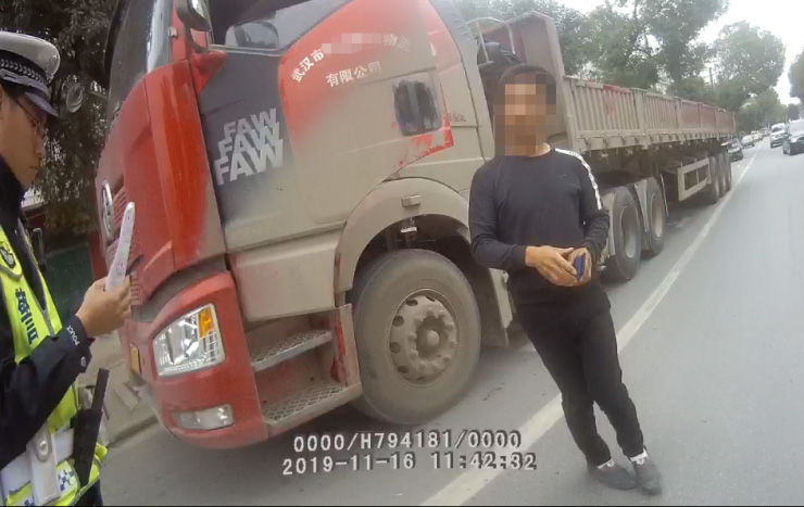 大货车闯禁行区，江夏交警查获307起