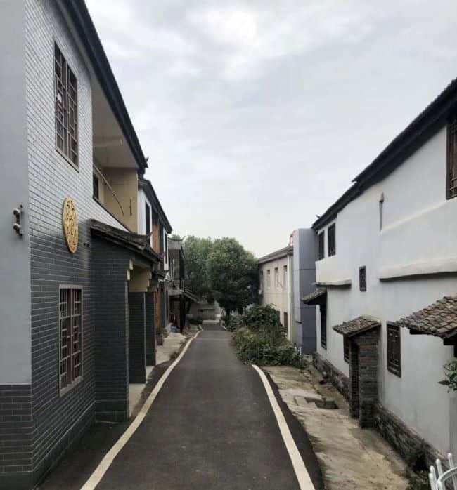 江夏老屋穆湾：从传统村落到艺术家名人村