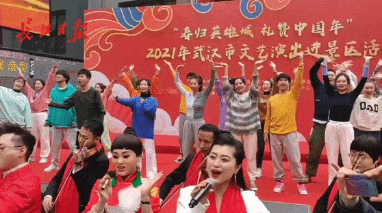 武汉街头这一幕火上《新闻联播》！现场太震撼……