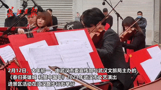 武汉街头这一幕火上《新闻联播》！现场太震撼……