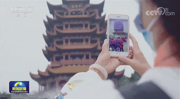 武汉街头这一幕火上《新闻联播》！现场太震撼……