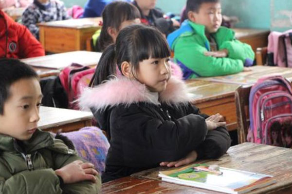 浙江一小学推出“睡眠令”，要求学生9点之前熄灯，效果如何？