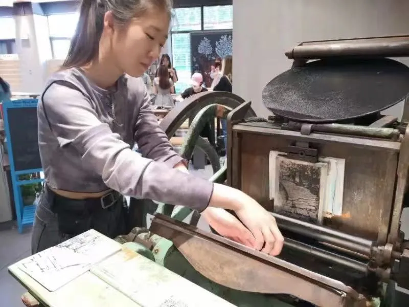 江夏区纸坊镇有一群这样的年轻人，他们热爱国学，喜欢非遗，励志传承！