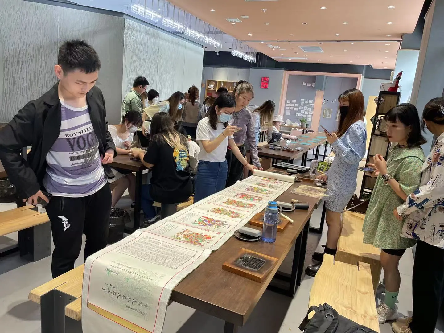 江夏区纸坊镇有一群这样的年轻人，他们热爱国学，喜欢非遗，励志传承！