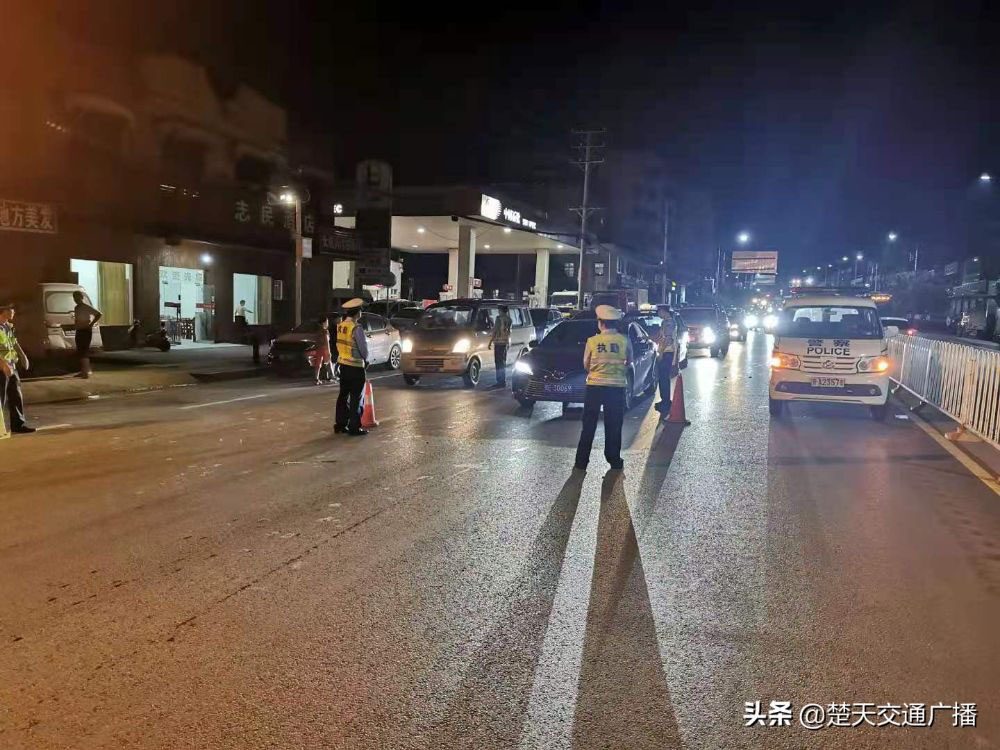 武汉江夏两货车司机酒驾，亲手砸了自己的“饭碗”