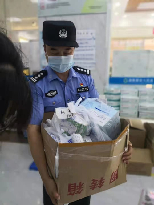 武汉江夏这支战疫突击队以他名字命名 民警潘时涛一下午接了27单“快递”