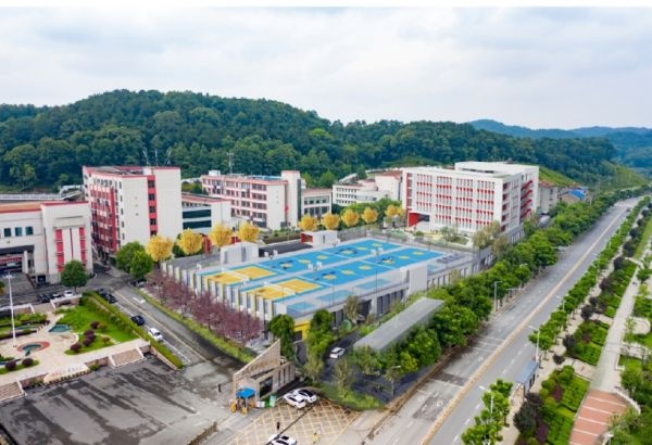 新增中小学学位7740个，公办幼儿园学位1800个，江夏区加强推进“学位攻坚计划”，一批新改扩建学校“上马”