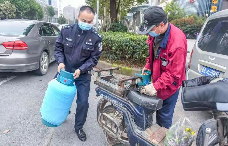 看到老潘，我们心安，江夏民警潘时涛当选“荆楚警星”
