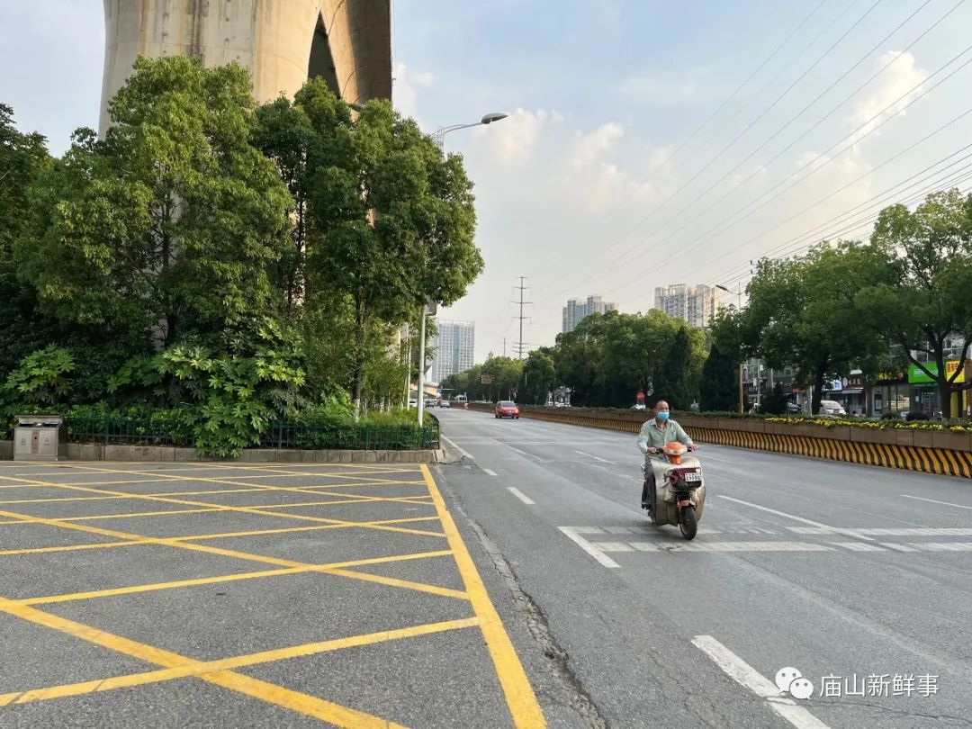 网友建言！打通并设立江夏大道专用非机动车道