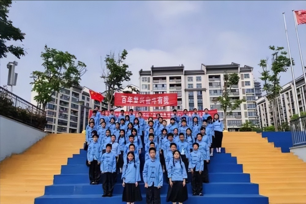 武汉市江夏区第一初级中学经典诵读比赛隆重举行