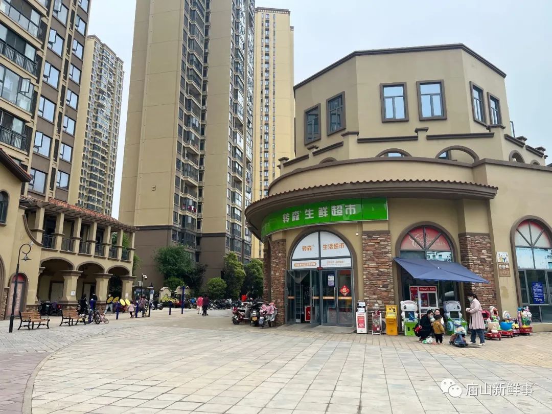 江夏庙山一小区：未按时缴纳物业费的业主，不再享受停车优惠